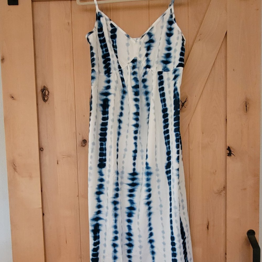 Sleeveless maxi dress